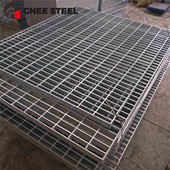 Cầu thang bằng kim loại